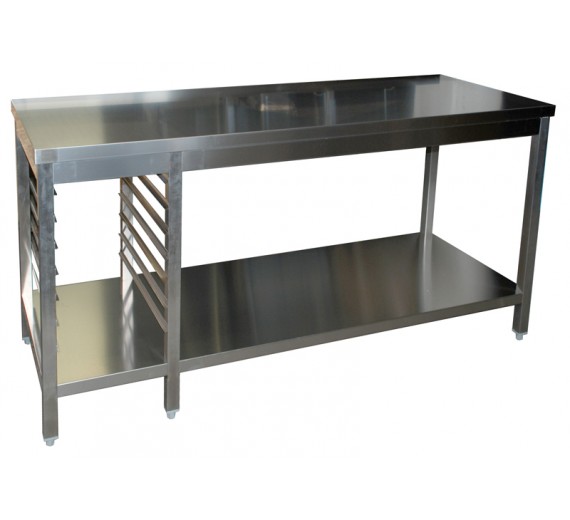 Arbejdsbord af rustfrit stål 1900 x 700 med stik til GN1/1 i venstre side